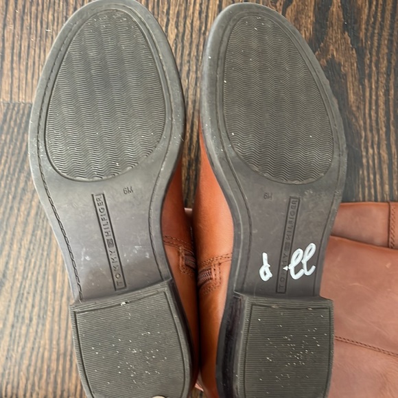 Tommy Hilfiger women’s leather boots - Picture 9 of 10